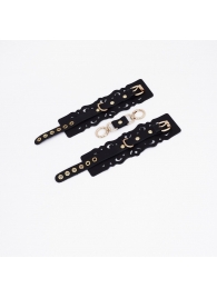 Черные кожаные наручники с узорами и золотистой фурнитурой - Crazy Handmade - купить с доставкой в Томске