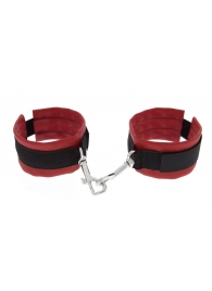 Красно-чёрные полиуретановые наручники Luxurious Handcuffs - Blush Novelties - купить с доставкой в Томске