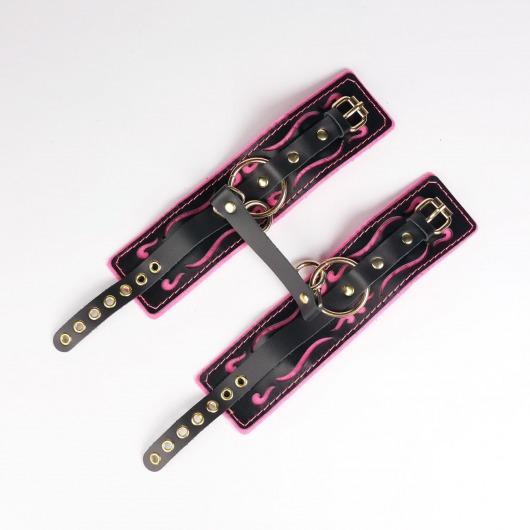 Черные кожаные оковы с розовой строчкой - Crazy Handmade - купить с доставкой в Томске Черные кожаные оковы с розовой строчкой - Crazy Handmade - купить с доставкой в Томске